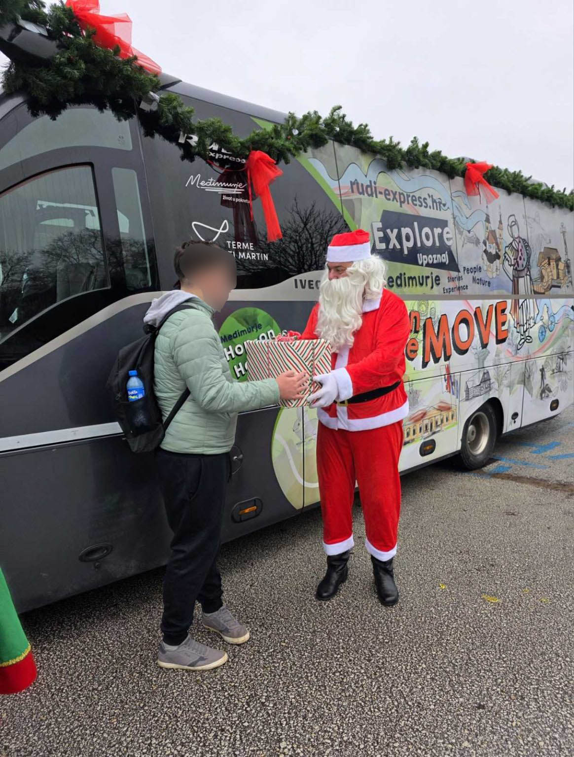 ukras ponesi radost donesi 2025 (3)