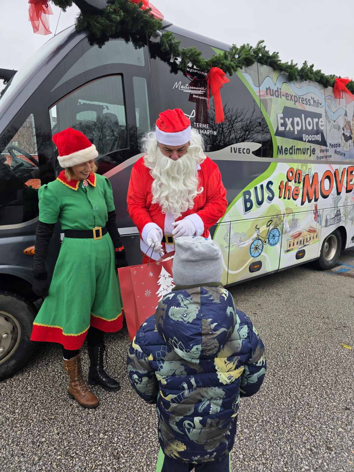 ukras ponesi radost donesi 2025 (4)