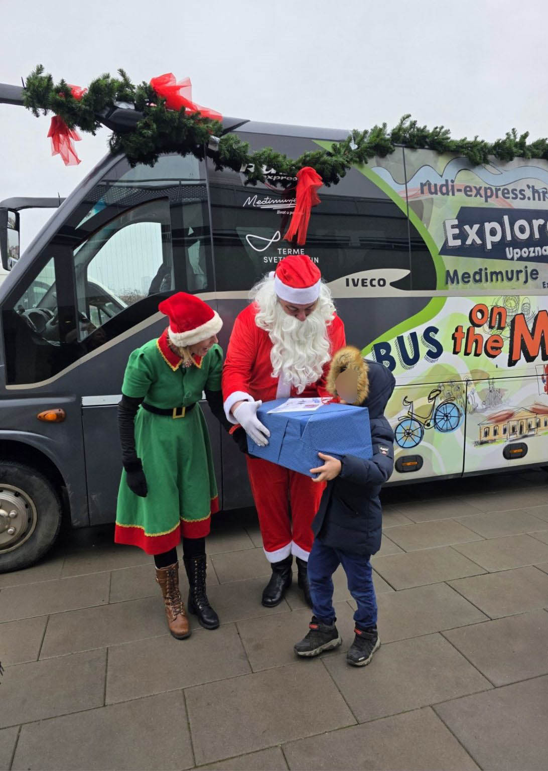 ukras ponesi radost donesi 2025 (8)