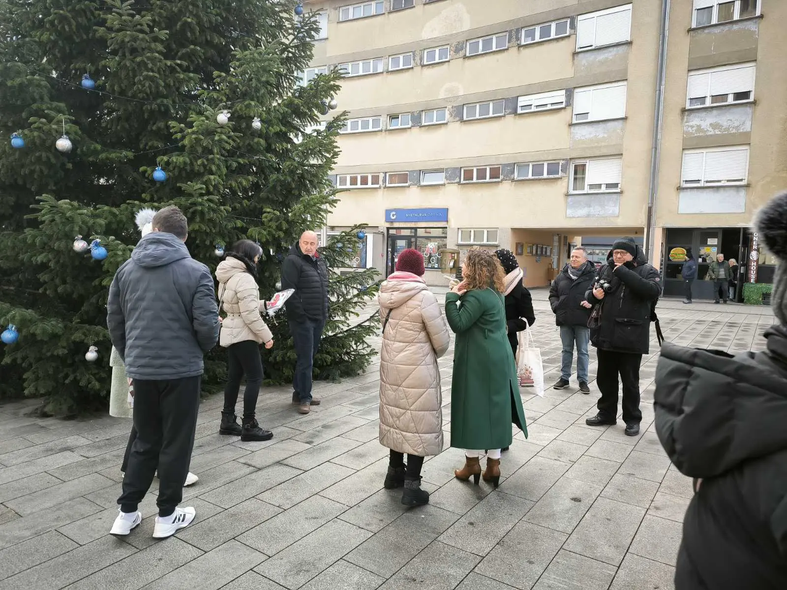 ukras ponesi, radost donesi (3) ukras ponesi, radost donesi (3)