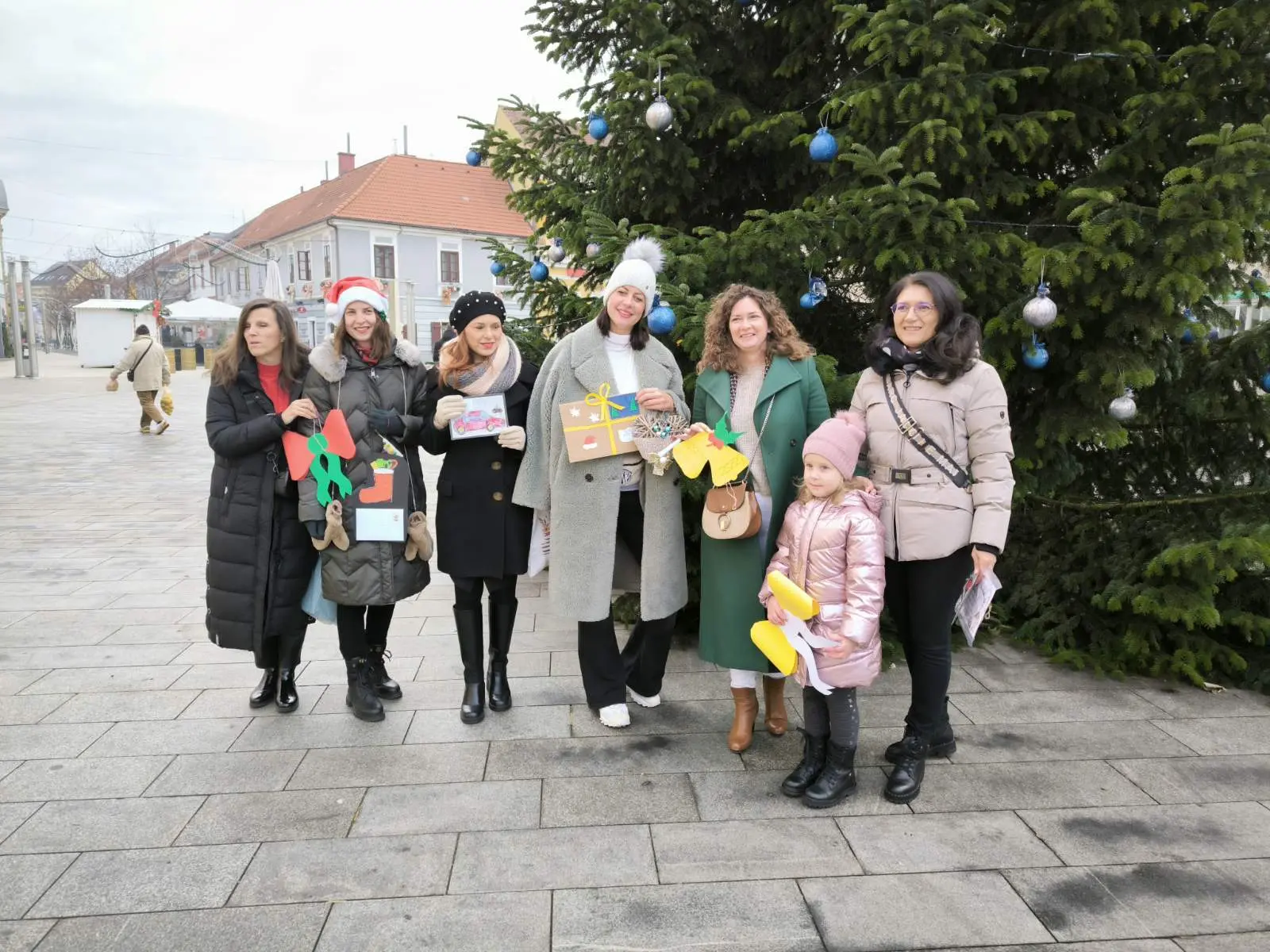 ukras ponesi, radost donesi (5) ukras ponesi, radost donesi (5)