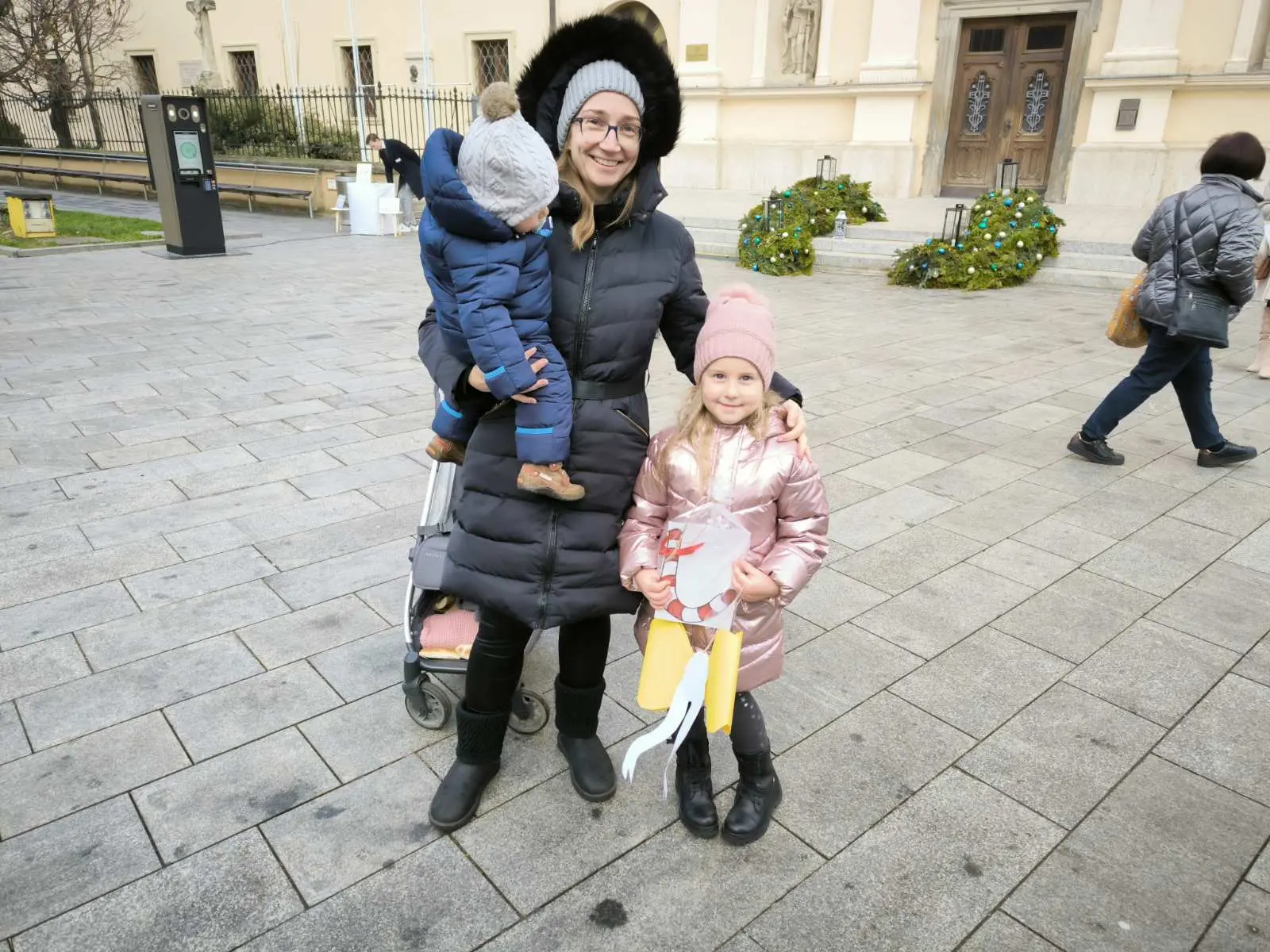 ukras ponesi, radost donesi (9) ukras ponesi, radost donesi (9)