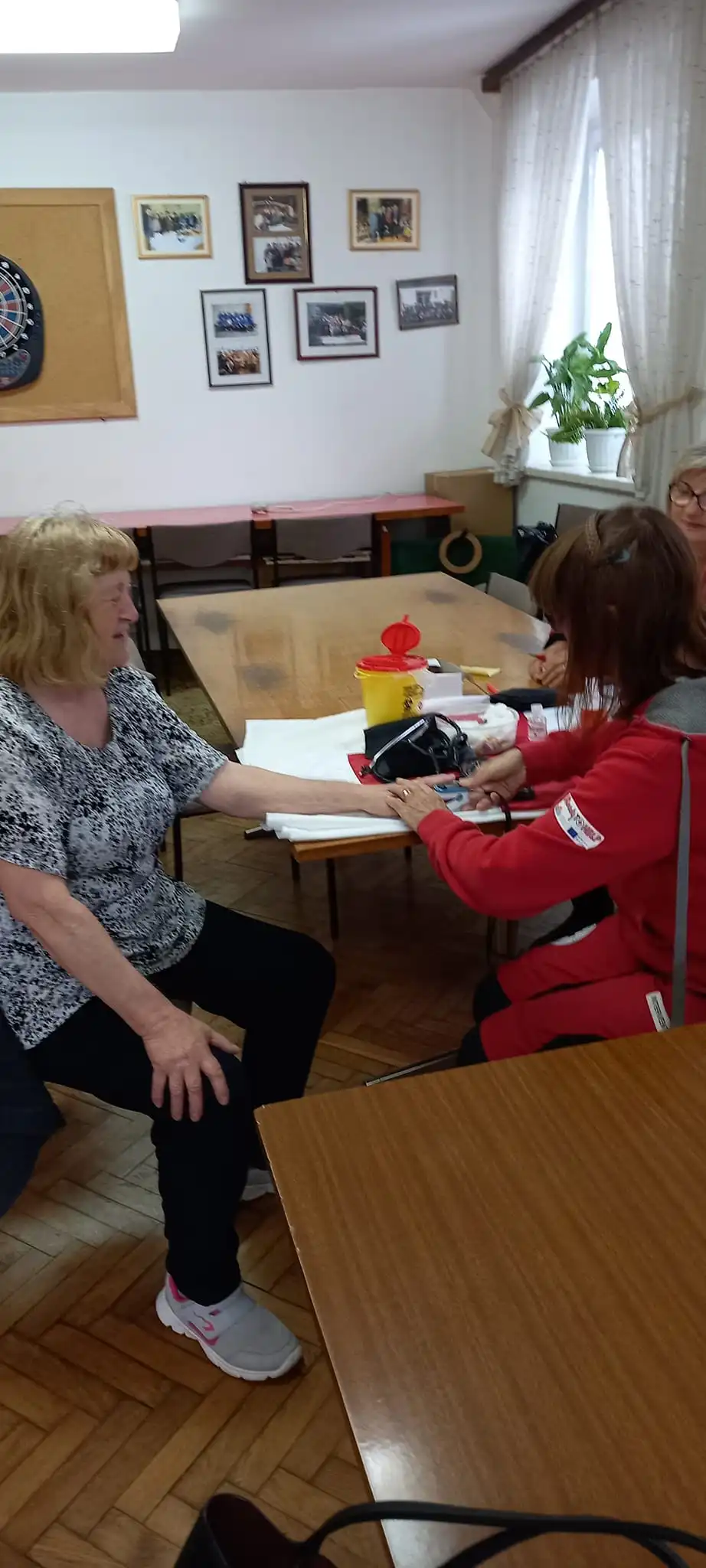 umirovljenici kotoribe, mjerenje šećera u krvi i tlaka (10)