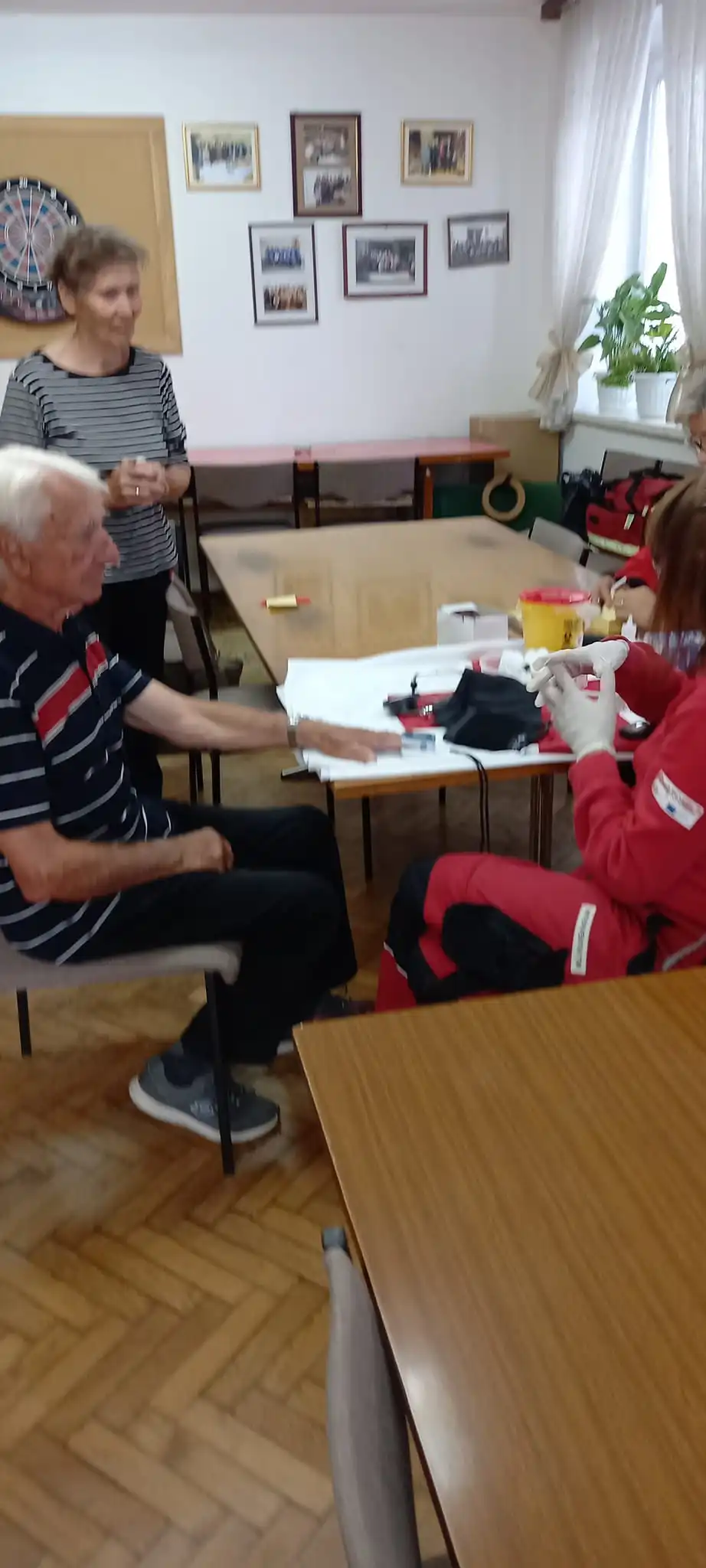 umirovljenici kotoribe, mjerenje šećera u krvi i tlaka (3)