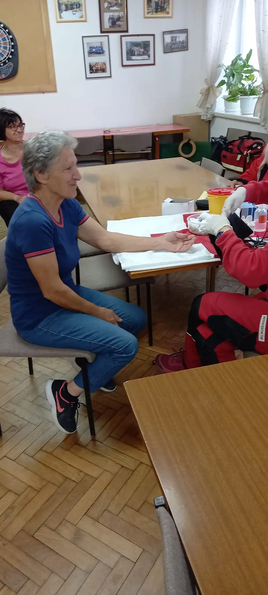 umirovljenici kotoribe, mjerenje šećera u krvi i tlaka (7)