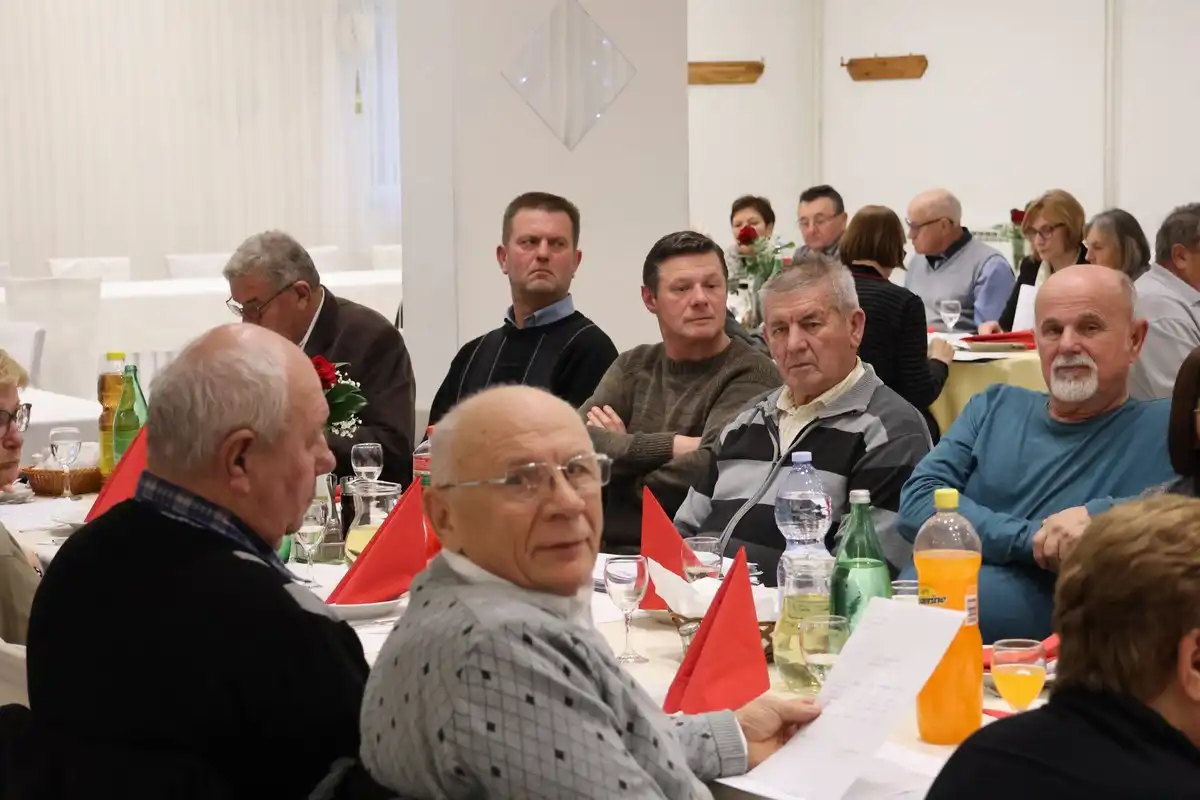 umirovljenici – skupština (10) umirovljenici – skupština (10)