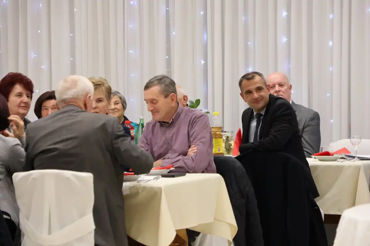 umirovljenici – skupština (11) umirovljenici – skupština (11)