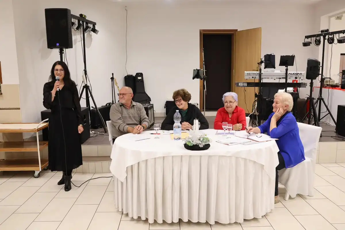 umirovljenici – skupština (12) umirovljenici – skupština (12)