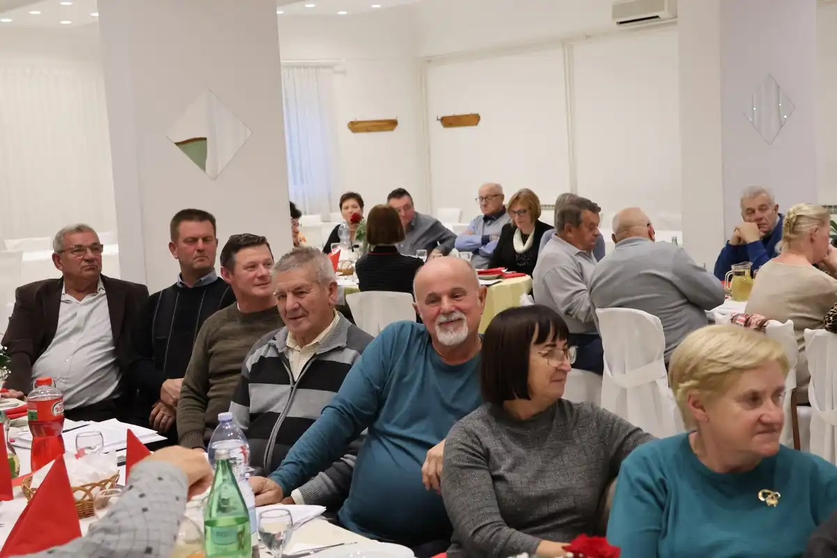 umirovljenici – skupština (13) umirovljenici – skupština (13)