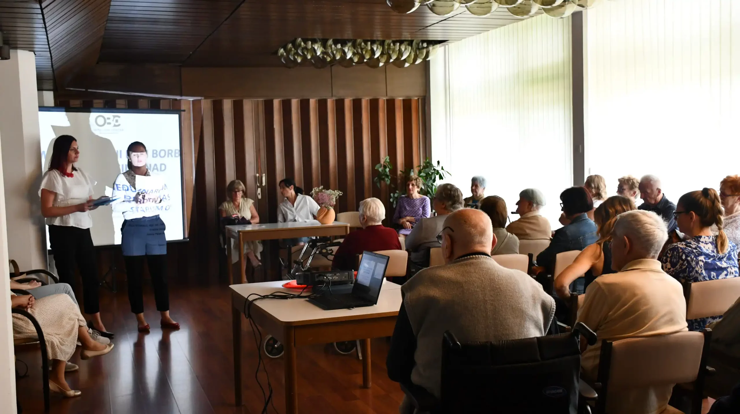 umirovljenici – tribina (11) umirovljenici – tribina (11)