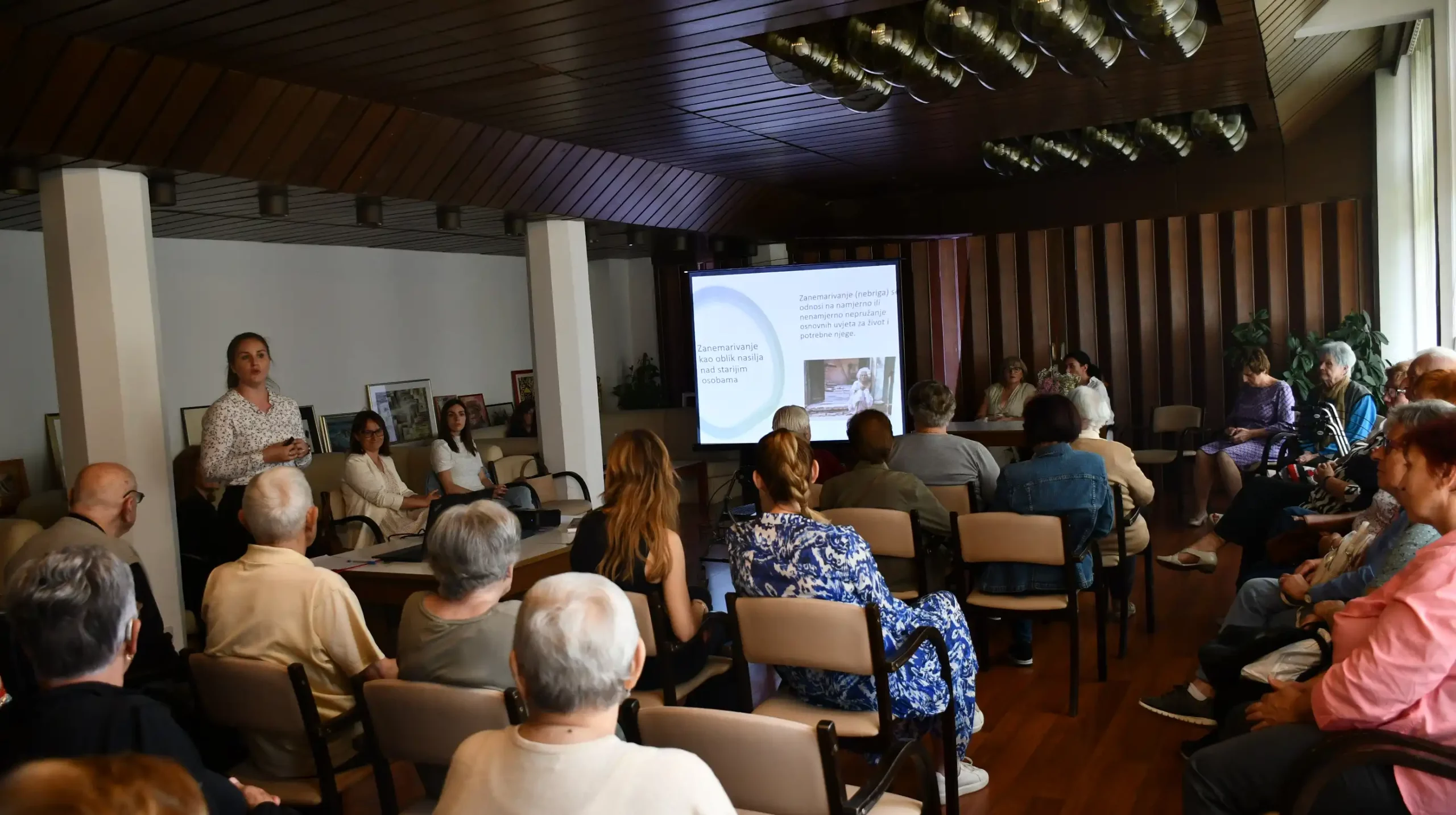 umirovljenici – tribina (17) umirovljenici – tribina (17)