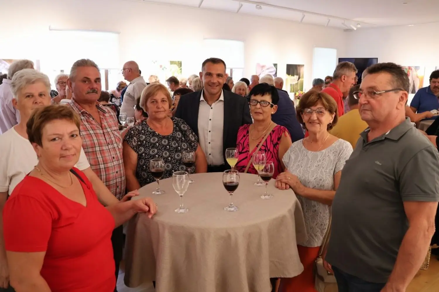 umirovljenici,matija posavec (27) umirovljenici,matija posavec (27)