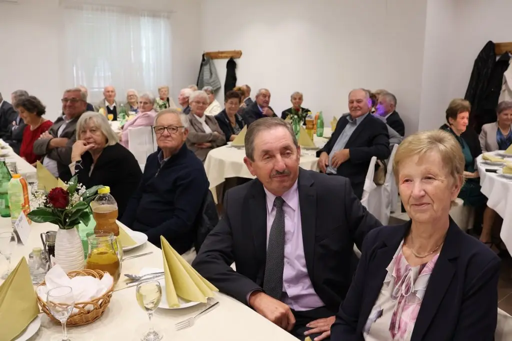 umirovljenici,proslava 50. i 60. godina braka (26)