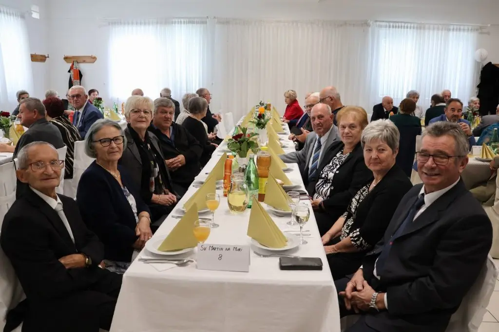 umirovljenici,proslava 50. i 60. godina braka (4)