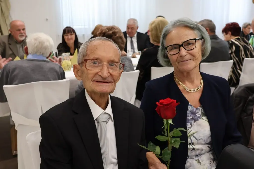 umirovljenici,proslava 50. i 60. godina braka (41)