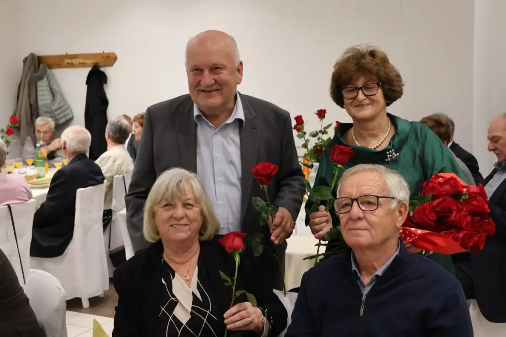 umirovljenici,proslava 50. i 60. godina braka (47)