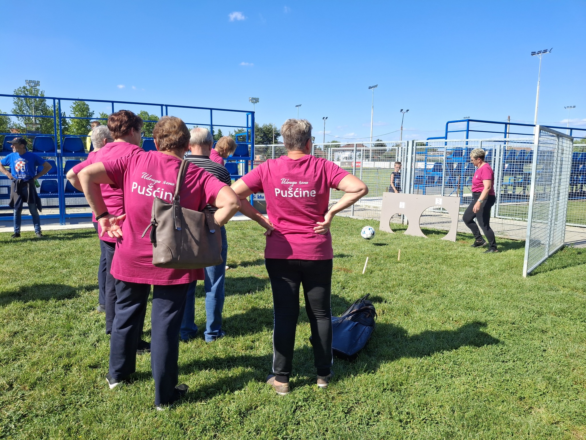 už dunjkovec (5) už dunjkovec (5)