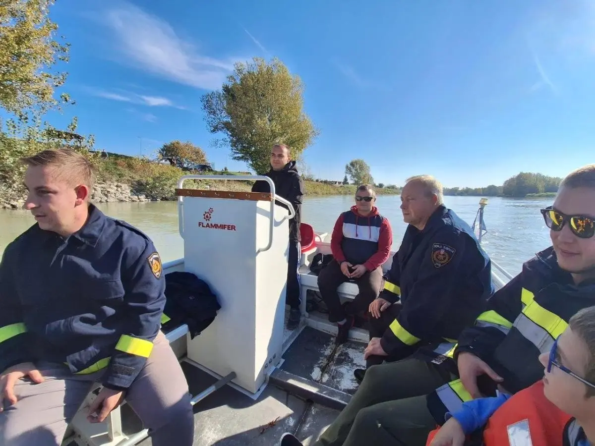 vatrogasci, plovidba dvd donja dubrava (2) vatrogasci, plovidba dvd donja dubrava (2)