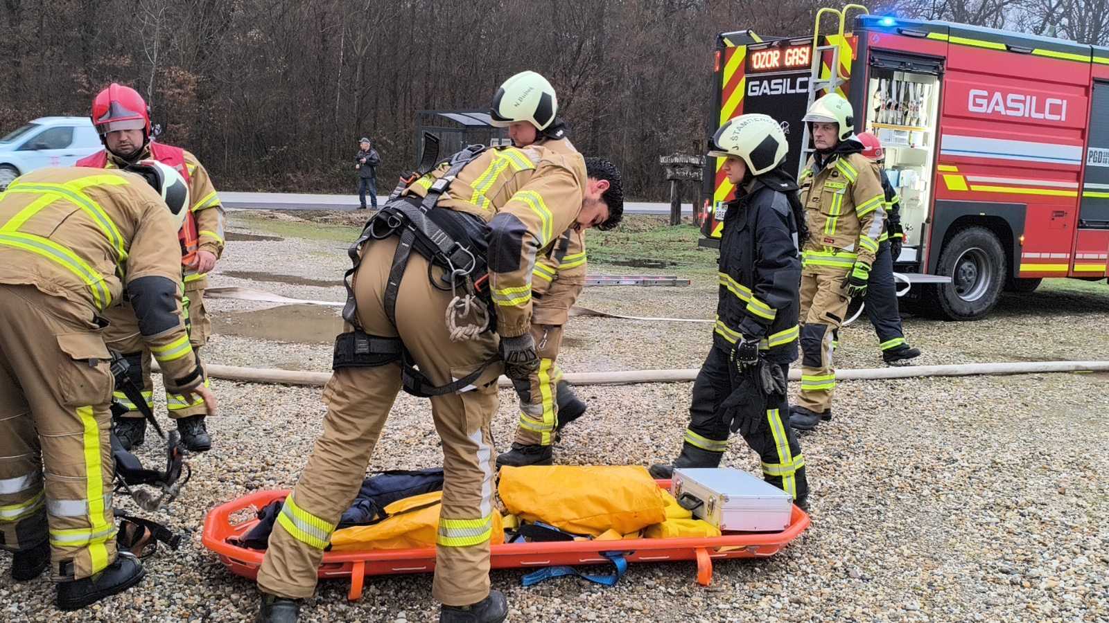 vatrogasci vježba Preseka (4) vatrogasci vježba Preseka (4)