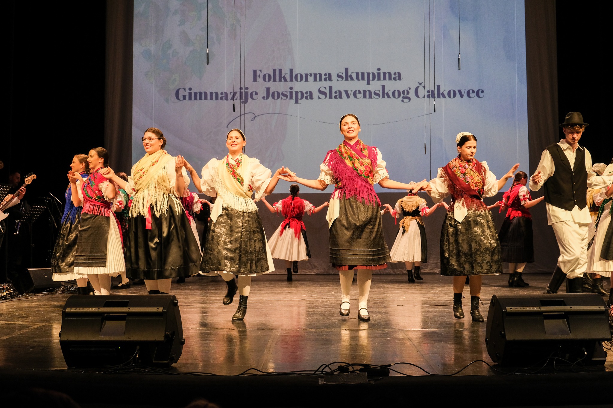 večer folklora (28)