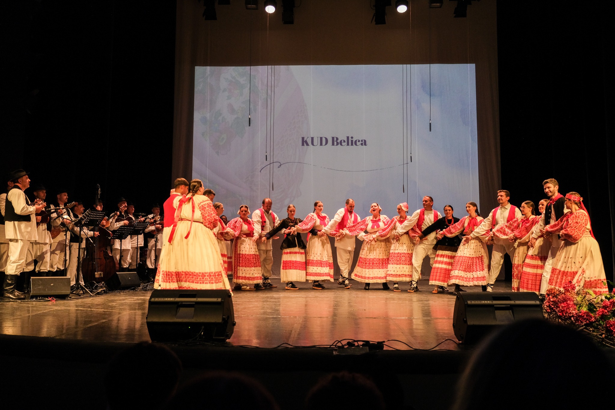 večer folklora (30)