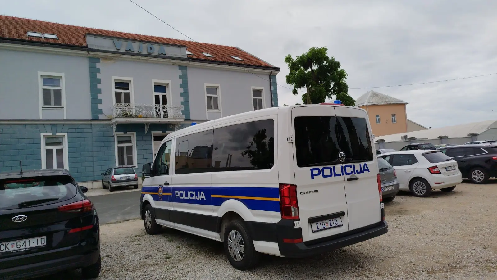 vajda policija kombi