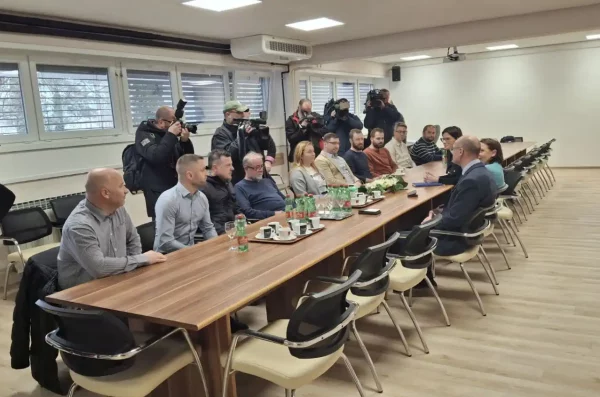 Ministrica  Irena Hrstić i Nikola Hren