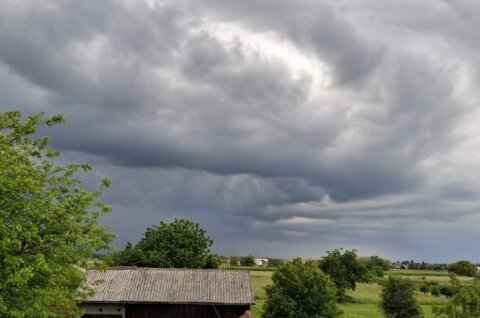 oblačno,tmurno,oluja