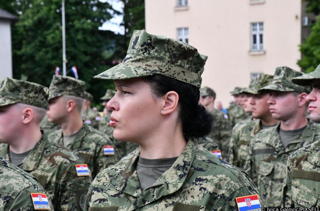 Vojska, vojni rok, žena u vojsci