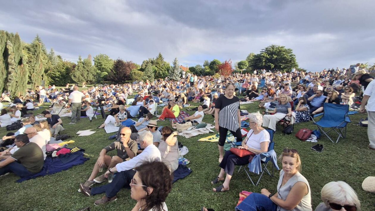 Opera u Zmajevom vrtu Opera u Zmajevom vrtu