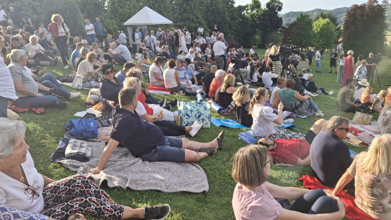 Opera u Zmajevom vrtu Opera u Zmajevom vrtu