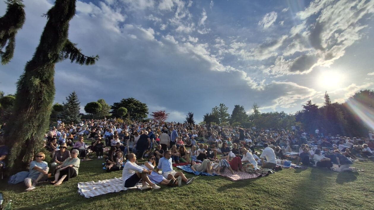 Opera u Zmajevom vrtu Opera u Zmajevom vrtu