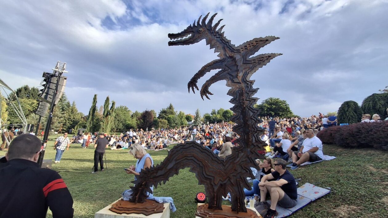 Opera u Zmajevom vrtu Opera u Zmajevom vrtu