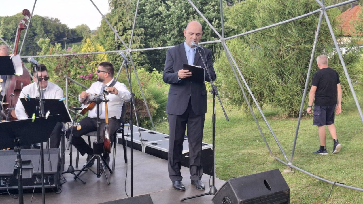 Opera u Zmajevom vrtu Opera u Zmajevom vrtu