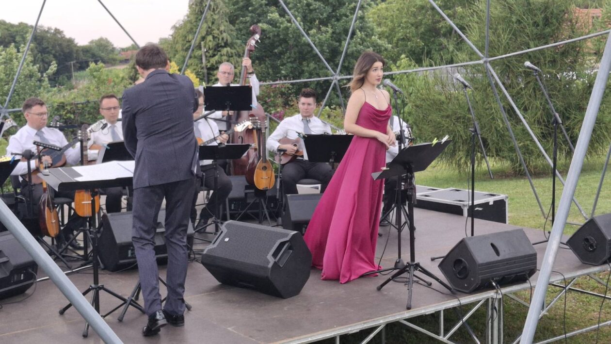 Opera u Zmajevom vrtu Opera u Zmajevom vrtu