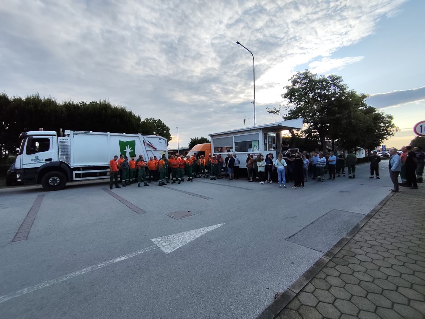 ČAKOM mirni prosvjed ČAKOM mirni prosvjed