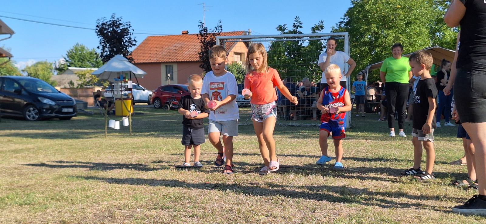 Črna Pešta seoske igre