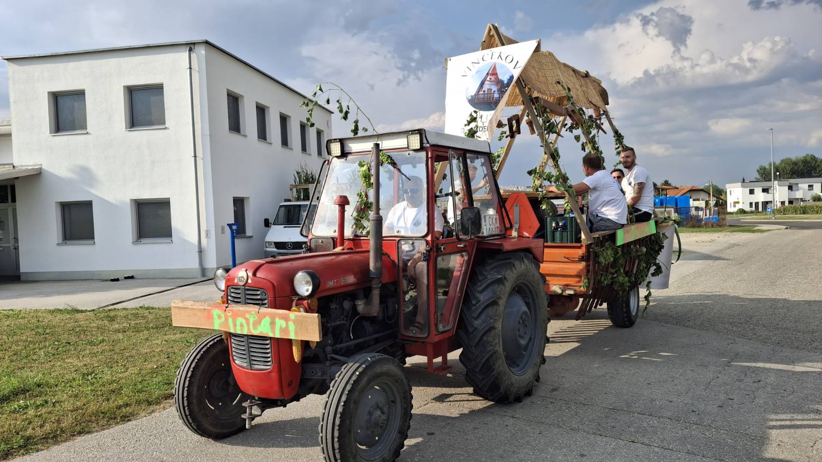 Povorka starih običaja i zanata
