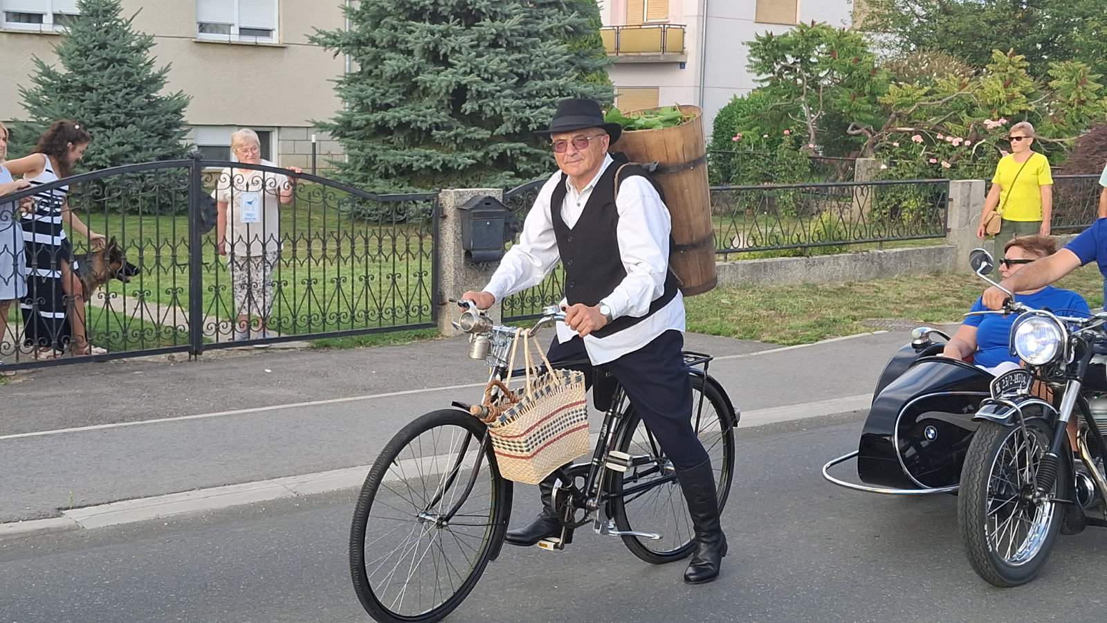 Povorka starih običaja i zanata