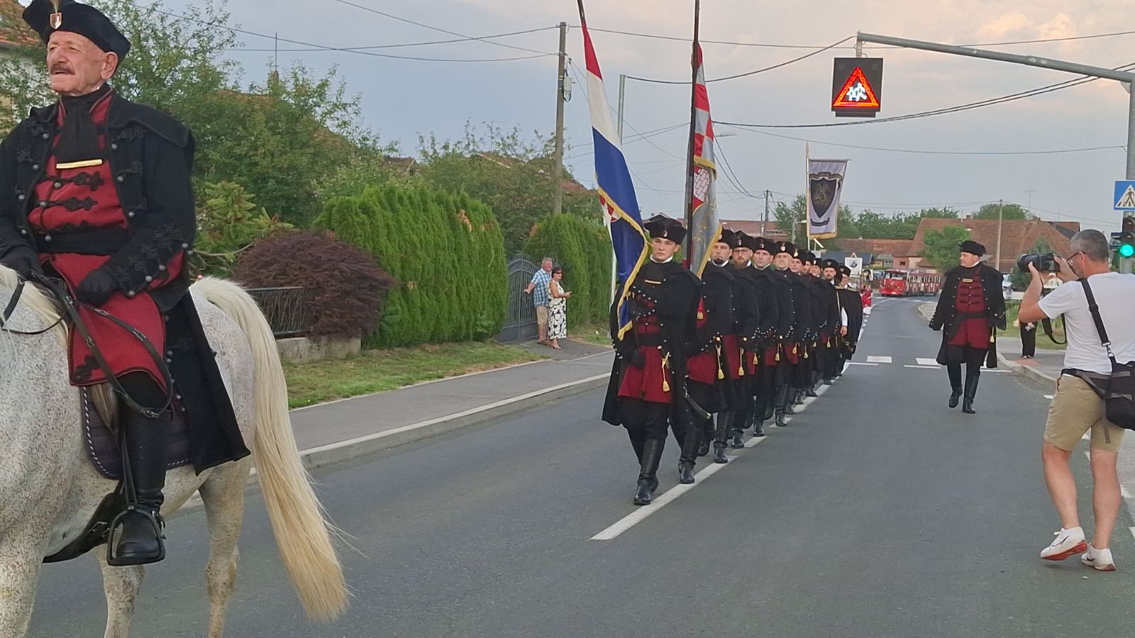Povorka starih običaja i zanata