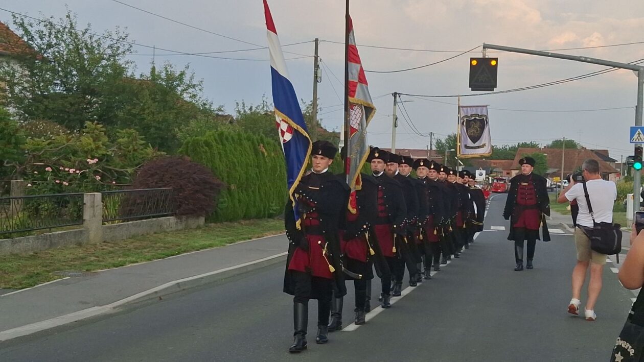 Povorka starih običaja i zanata