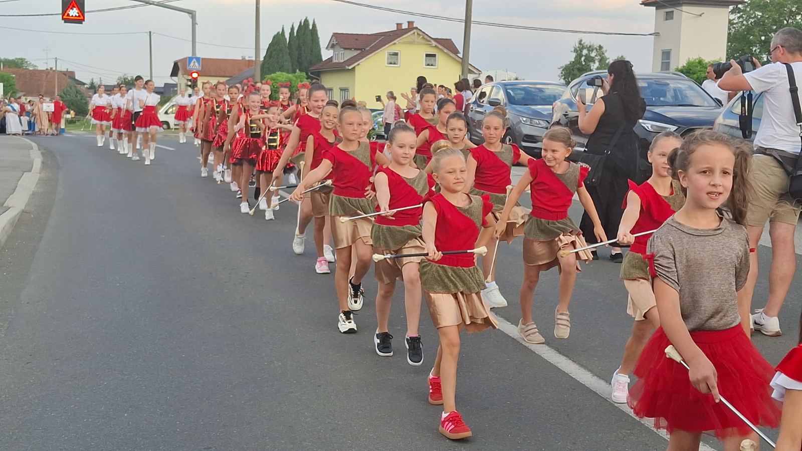 Povorka starih običaja i zanata