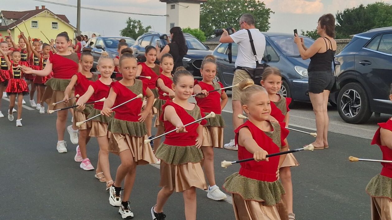 Povorka starih običaja i zanata