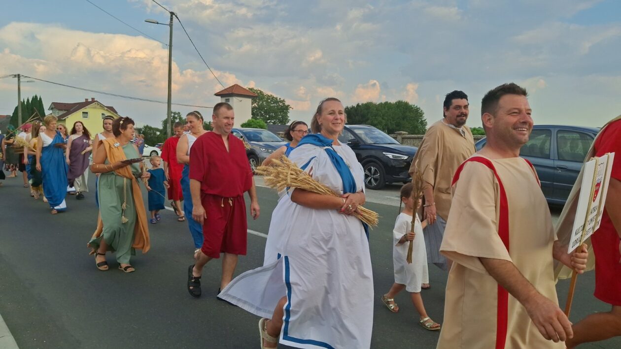 Povorka starih običaja i zanata