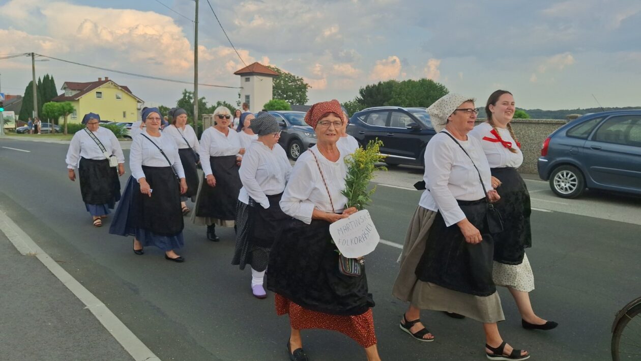 Povorka starih običaja i zanata