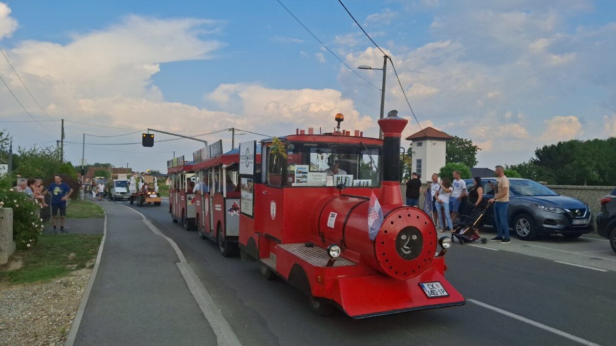 Povorka starih običaja i zanata