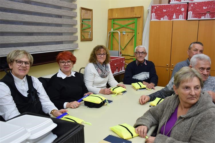 ZLATNE GODINE SIGURAN KORAK ZLATNE GODINE SIGURAN KORAK