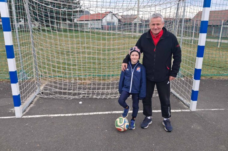 OBITELJSKI TRENING Paul i Stjepan Marčec uživaju u subotnjem nogometu