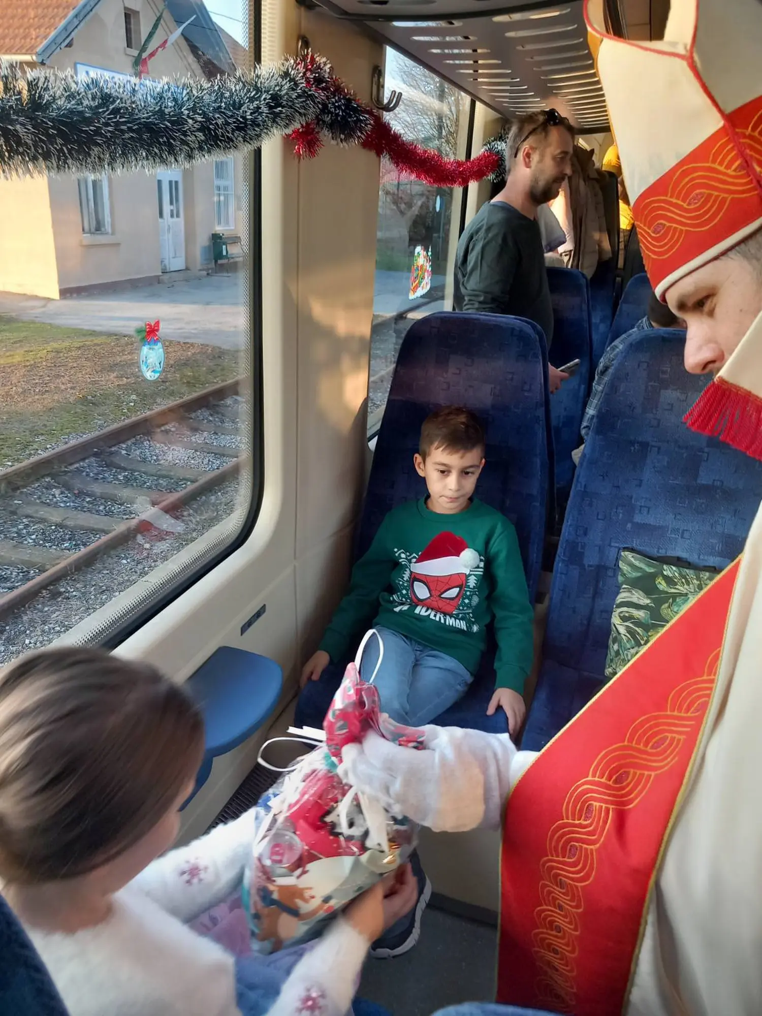 vlakic, Sveti nikola, Podjela darova na vlakiću 2024 (1)