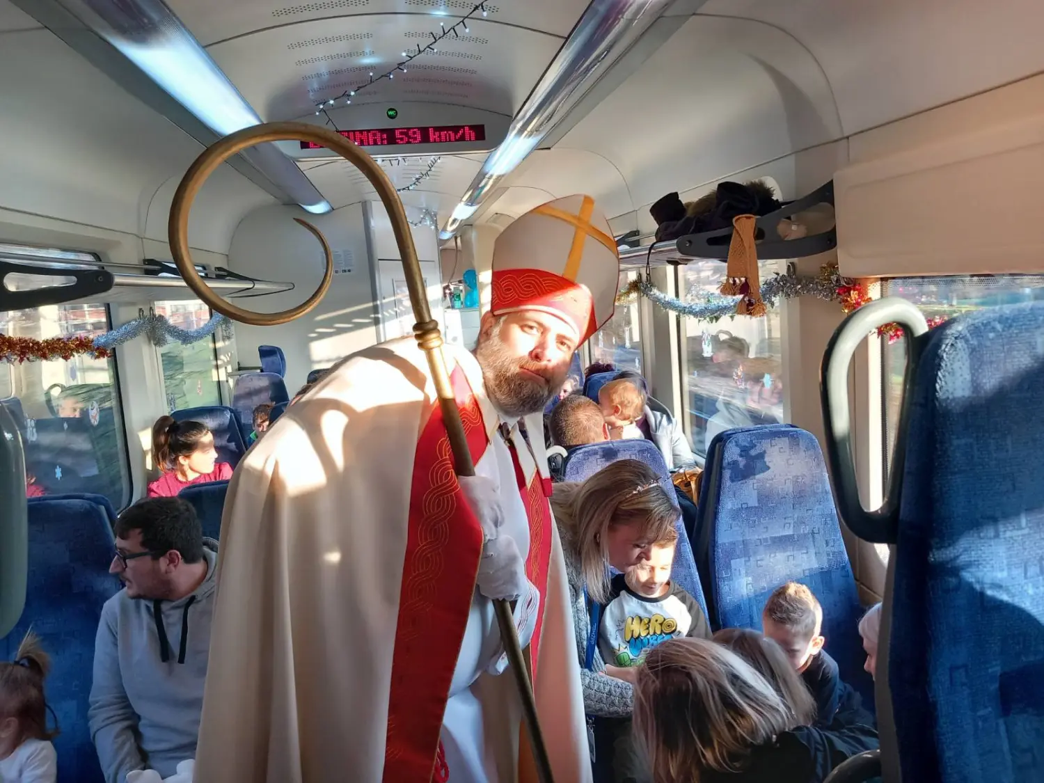 vlakic, Sveti nikola, Podjela darova na vlakiću 2024 (11)